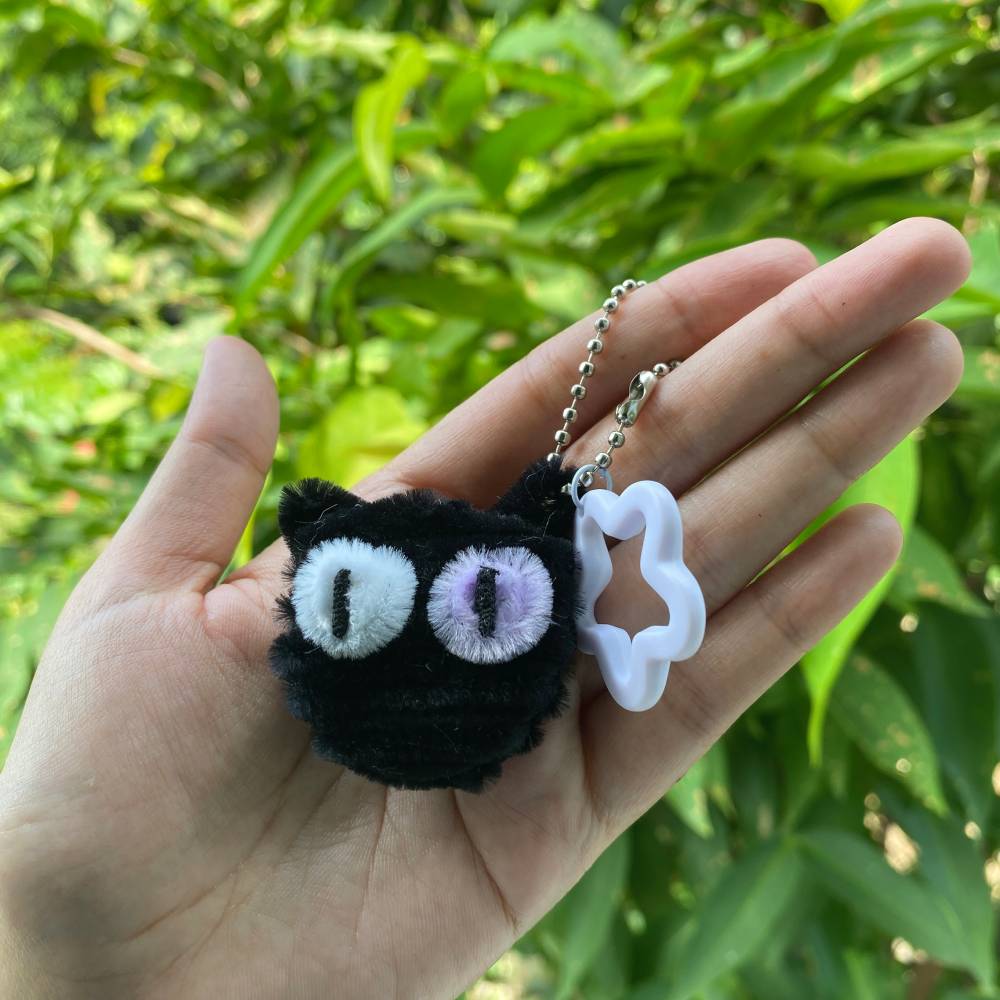 Gantungan Kunci Kawat Bulu Kucing Hitam Estetik Handmade Pipe Cleaner Keychain Lucu - Foto 3